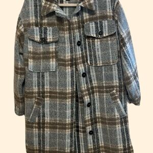 Gray Utility Jacket with Plaid Pattern and Long Length